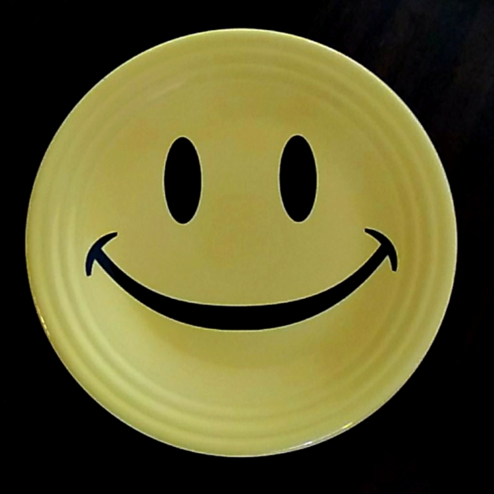 Fiesta Smiley Face 9in plate